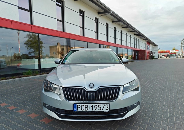 Skoda Superb cena 72500 przebieg: 216700, rok produkcji 2018 z Jaraczewo małe 37